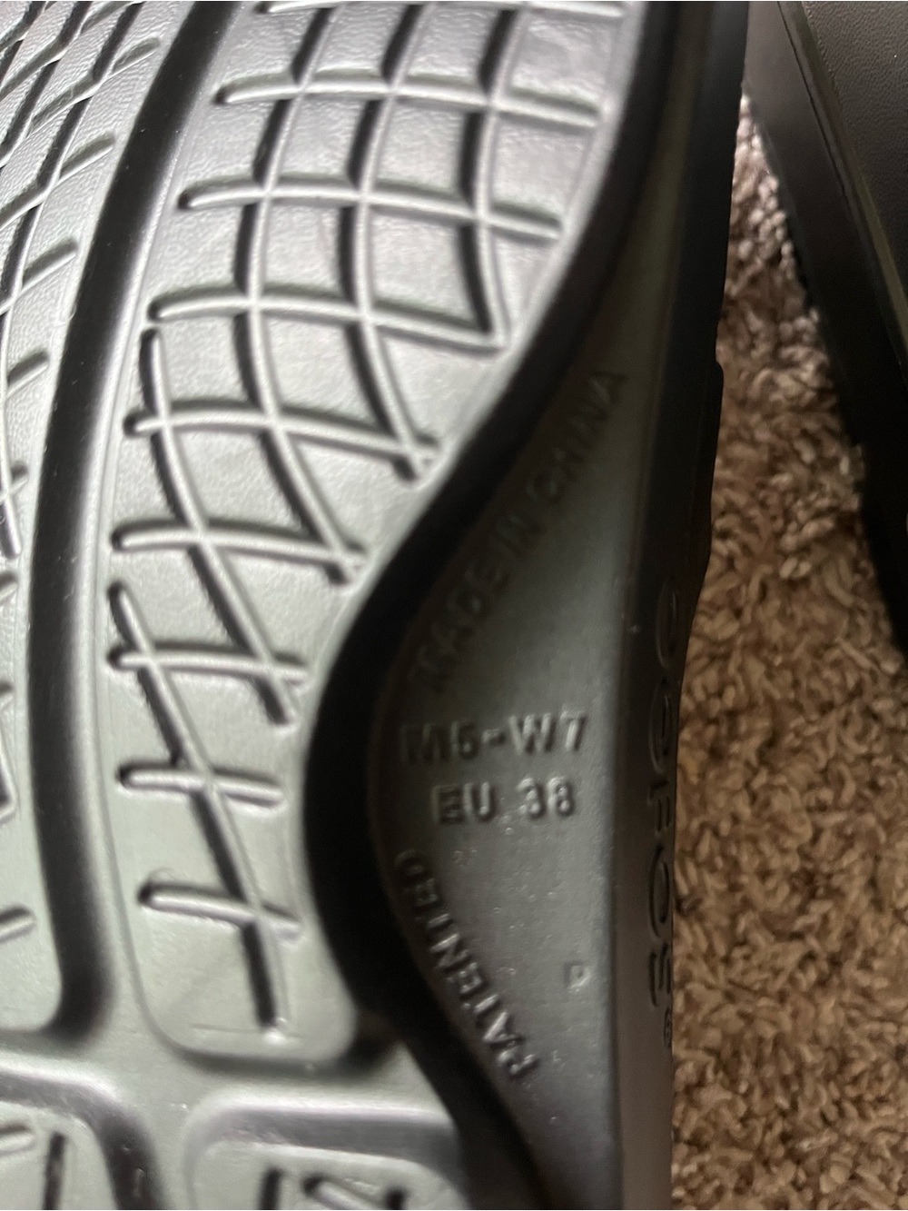 OOFOS NWOT Slides! W7 or M5 - Picture 4 of 6